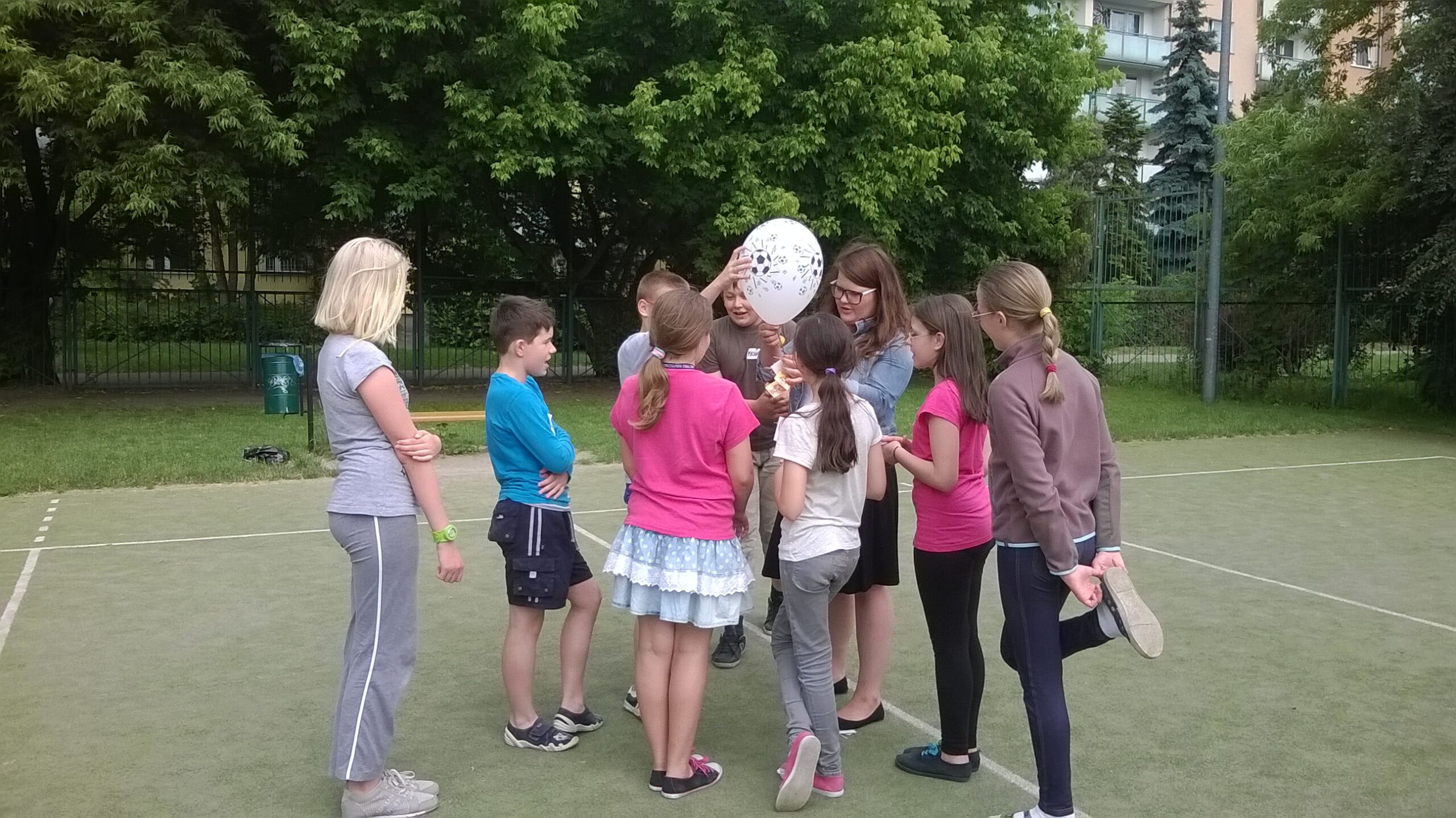 WP_20140613_043 Zdjęcie osób biorących udział w warsztatach wolontariuszy w ramach projektu DAW